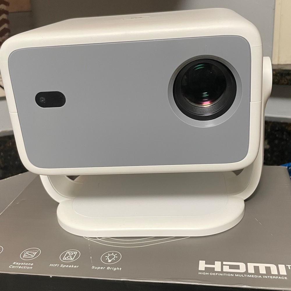 Black LED Projector with 360° Rotation - Picture 9 of 11